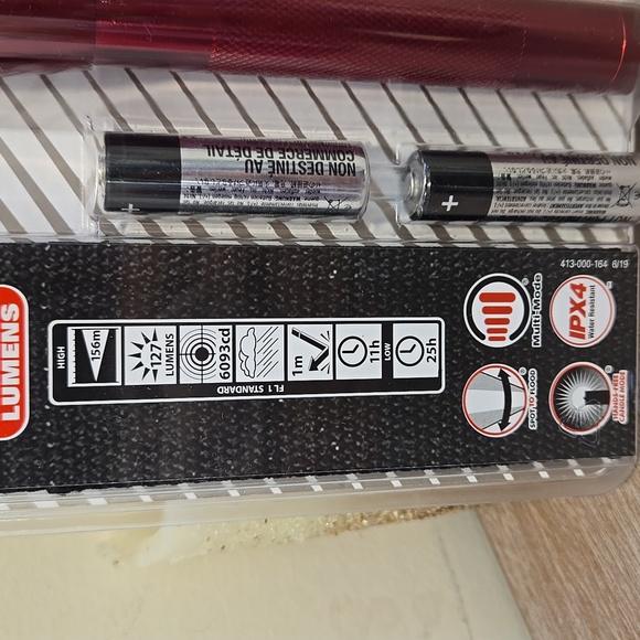 NEW Mini Maglite LED Flashlight Red - Picture 4 of 5